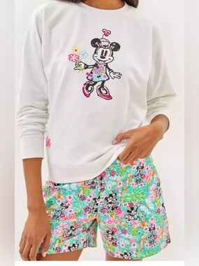 NWT Lilly Hearts Disney 5" Callahan Mid Rise Short.